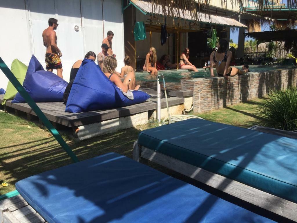 Sunny Surf Lodge Hostel Canggu Kültér fotó